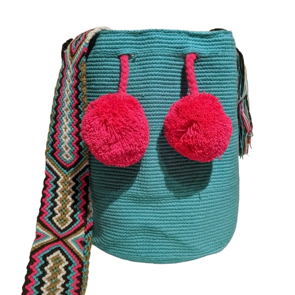 Authentic Wayuu bag / aquamarine blue / multicolored strap/ Size L - Picture 5 of 9